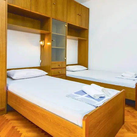 Appartement Three-bedroom In Podstrana