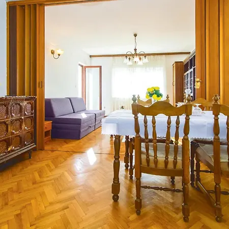 Appartement Three-bedroom In Podstrana